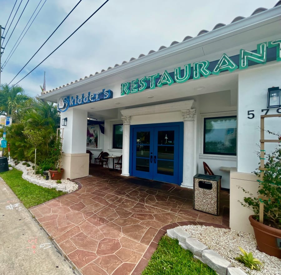 Skidders Restaurant – photo 1